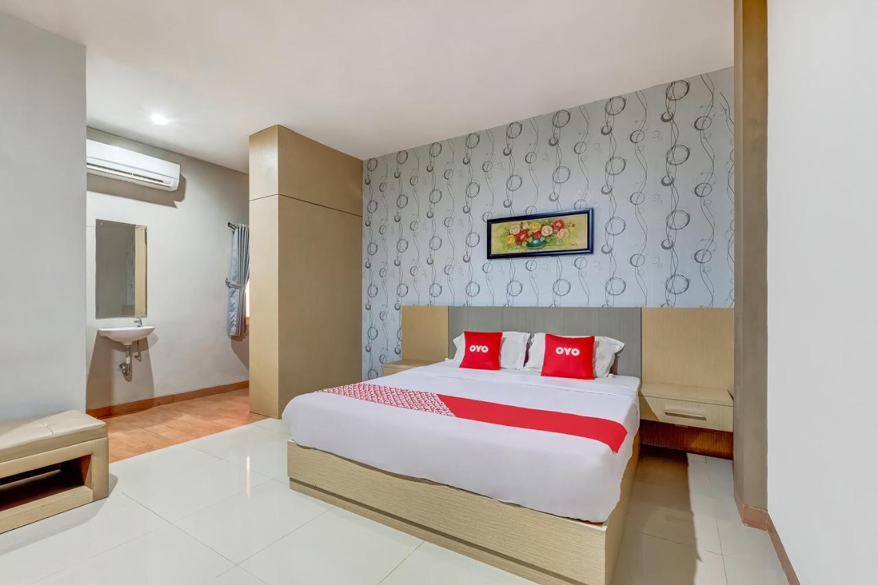 Oyo Flagship 3726 Tembok Batu Residence Tugu Exterior foto