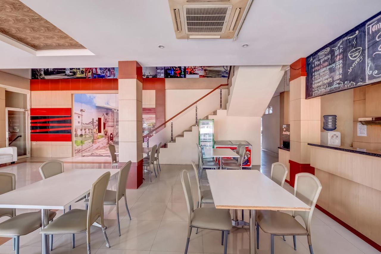 Oyo Flagship 3726 Tembok Batu Residence Tugu Exterior foto