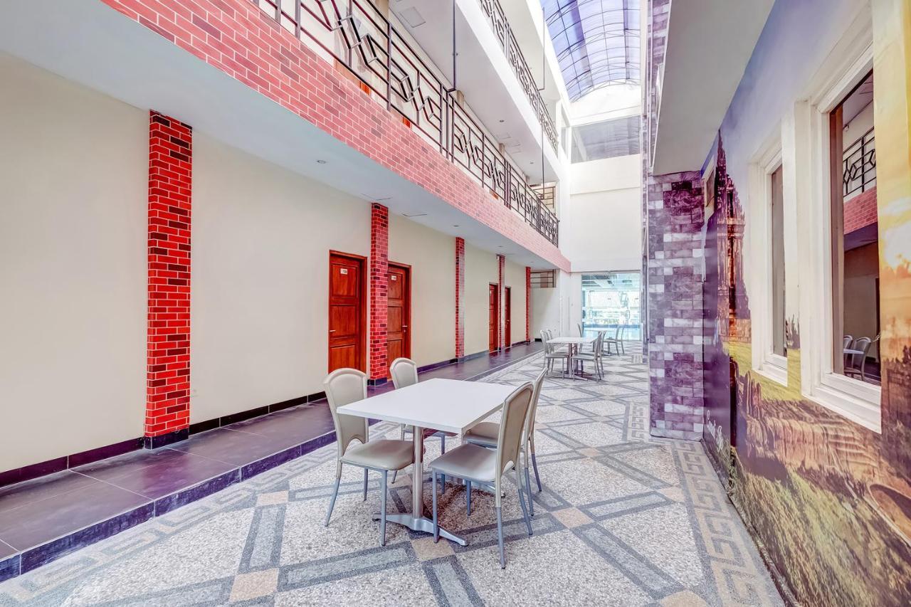 Oyo Flagship 3726 Tembok Batu Residence Tugu Exterior foto